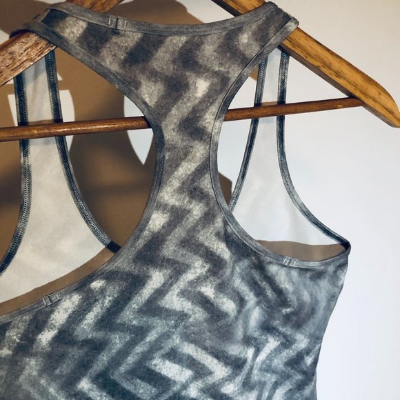 Lululemon Racerback Grey and white - Picture 2 of 3